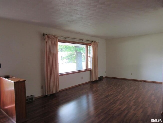 Photo - 2154 W 36th St