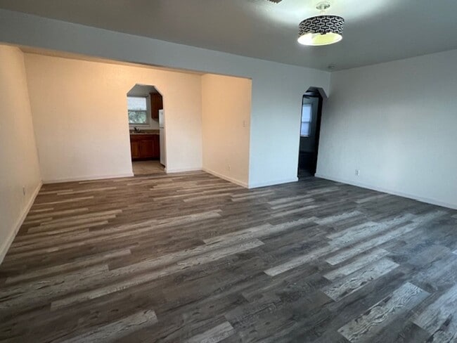 Photo - 2512 Edwards Ave