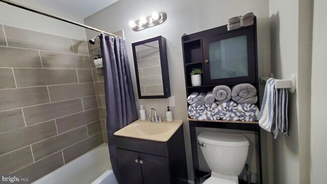 Photo - 244 S Exeter St