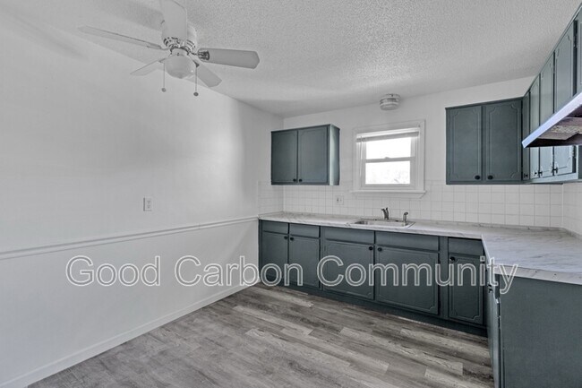 Photo - 3904 Seneca St Unit 8