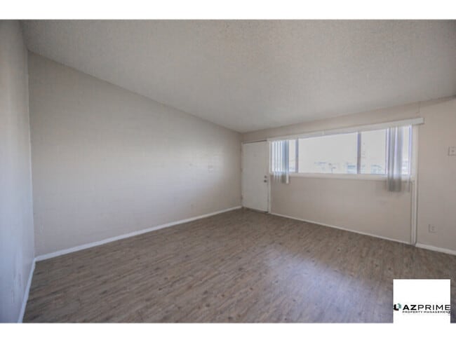 Photo - Introducing this Delightful Phoenix 2/1 Apartment Unit!