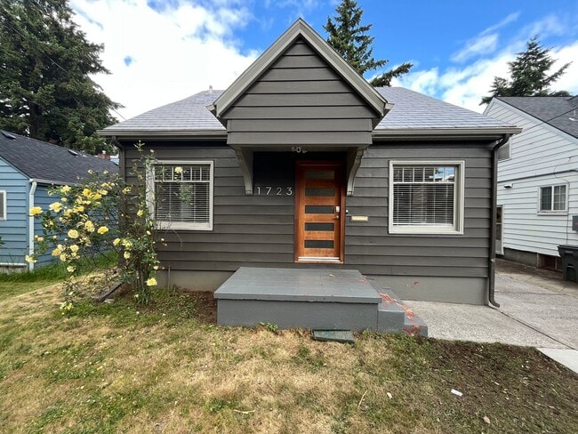 Photo - Stunning Rose City Park 5BD 2BA Home with Gas Fireplace Updated Finishes, Air Conditioning & Laun...