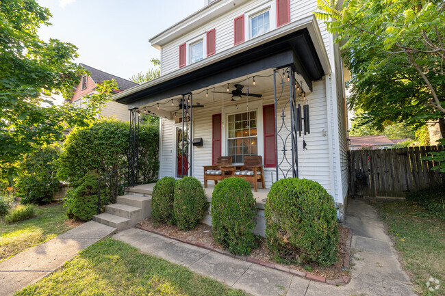 Building Photo - 188 E Blake Ave Rental