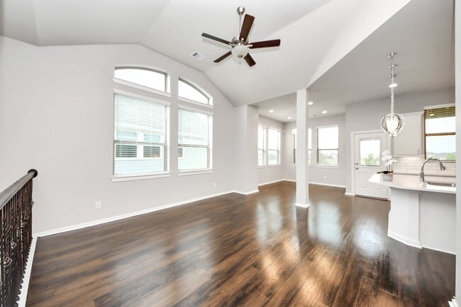 Building Photo - 9762 Soto St Rental