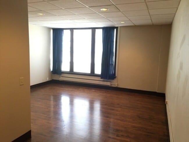 Photo - 5402 S 77th St Unidad #9