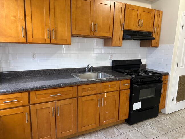 Photo - 131 Parker Ave Unidad 4