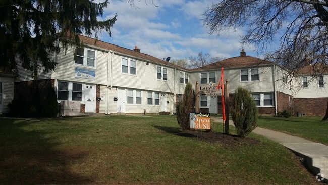 Building Photo - Lafayette Townhouses