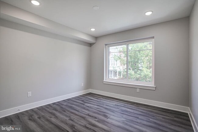 Photo - 540 S 52nd St