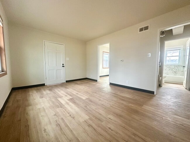 Building Photo - 3313-3315 Pompon Street Unit 3313