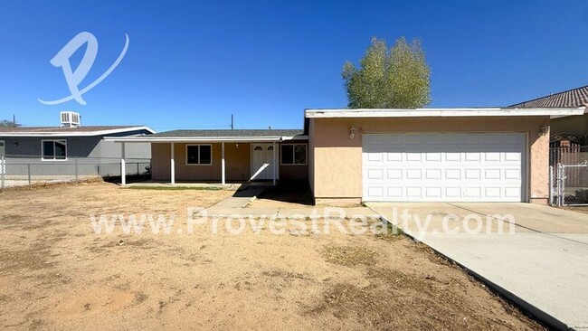 Photo - 16042 Smoke Tree St