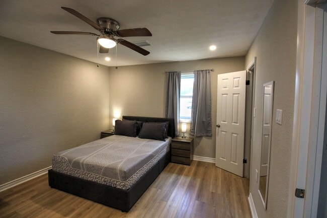 Photo - 2113 21st Ave N