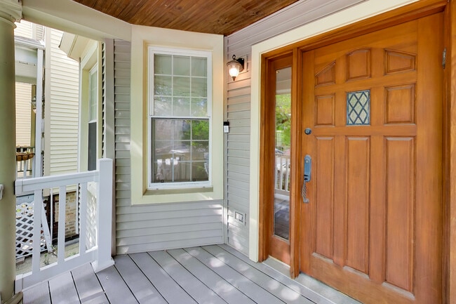 Photo - 3104 N Southport Ave
