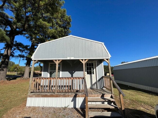 Building Photo - 1 Bedroom 1 Bathroom in Southside STRICT NO PETS Unit 15