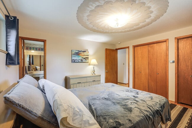 Photo - 15 Flower St Unit SI ID1603897P