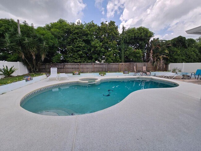 Photo - 862 SW Carmelite St