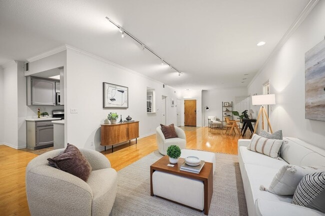 Building Photo - 11737 Darlington Ave Unit 104