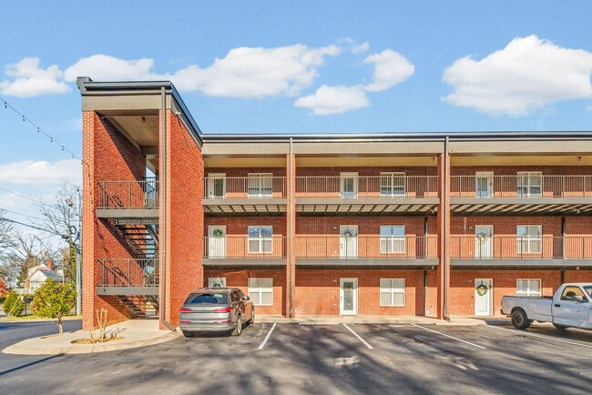 Photo - Beautiful 2 Bedroom Condo For Rent Near APSU!