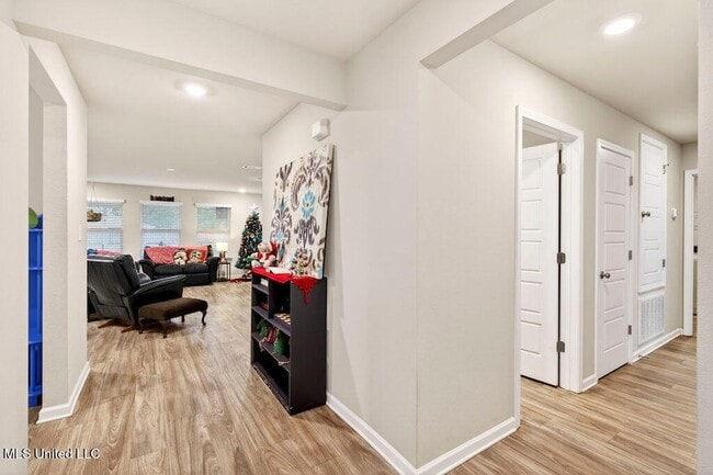 Photo - 1086 Enclave Cir