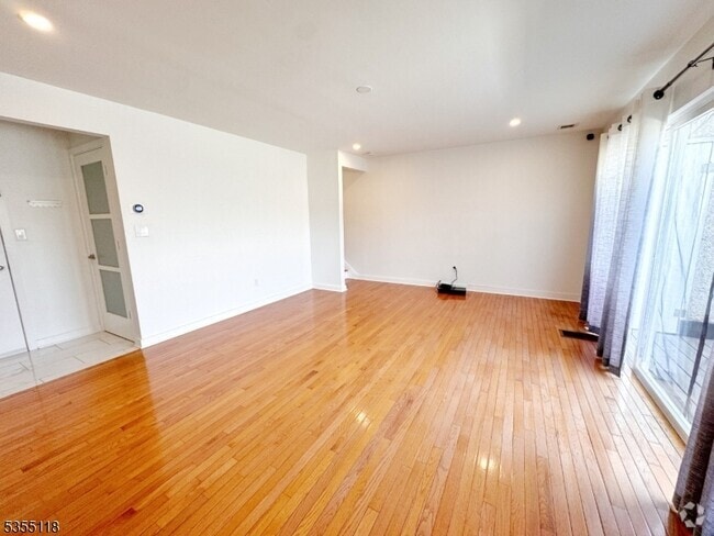 Building Photo - 466 Pompton Ave Unit D Rental