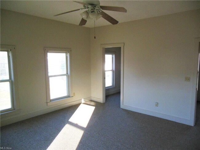 Photo - 362 W Main St Unit Up