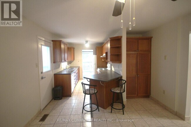 Photo - 172 Bellamy Rd N