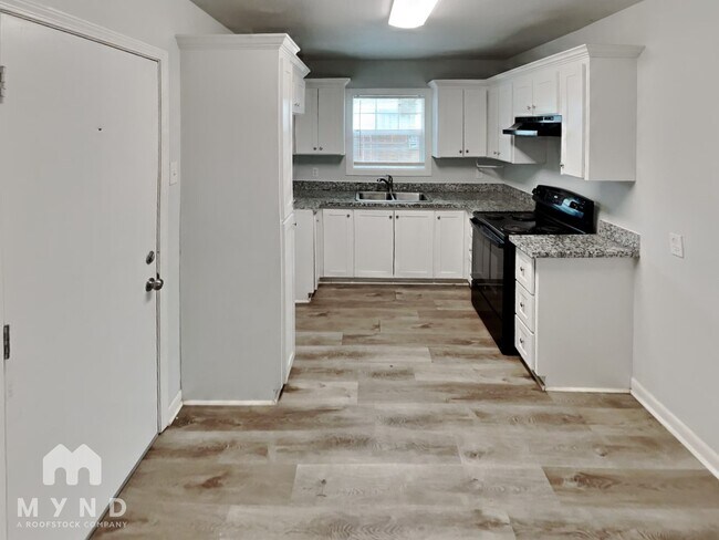 Photo - 4402 Mistletoe Dr