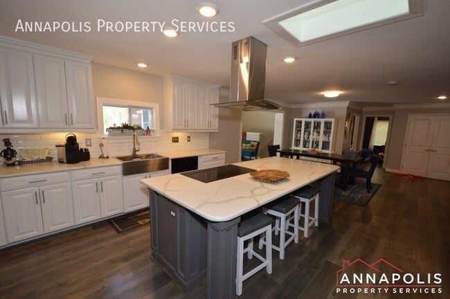 Photo - 816 Maple Rd
