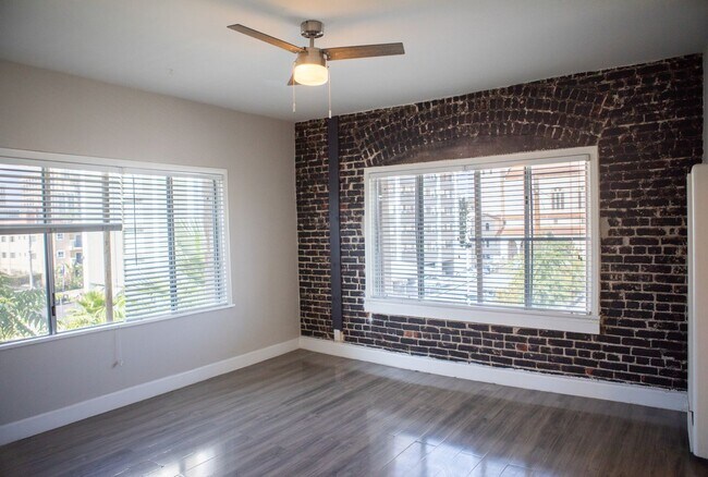 8th Street Apartments