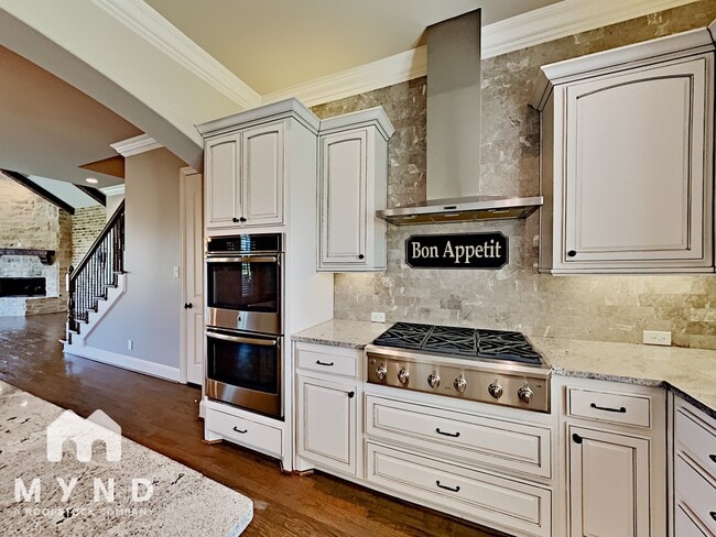 Photo - 10 Center Ct