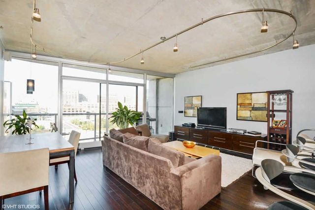 Photo - 611 S Wells St Rental