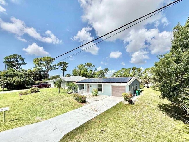Photo - 2055 Hyatt Dr