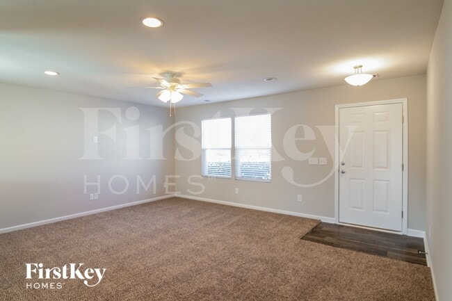 Photo - 143 Rockingham Way