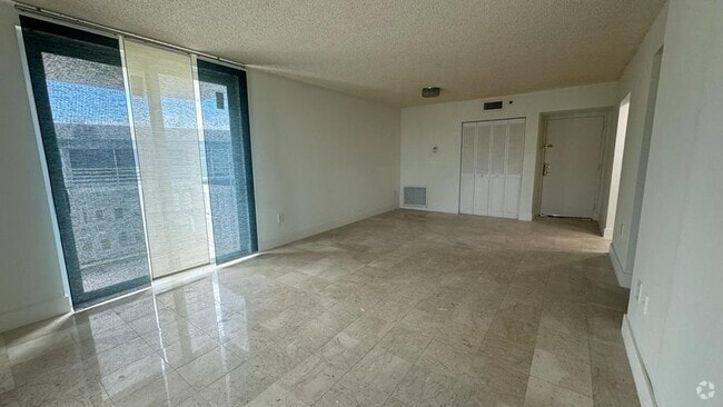Building Photo - 919 Hillcrest Dr Rental