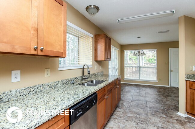 Photo - 606 Woodstone Rd