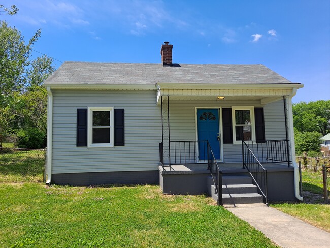 Front - 1411 Fairview St House