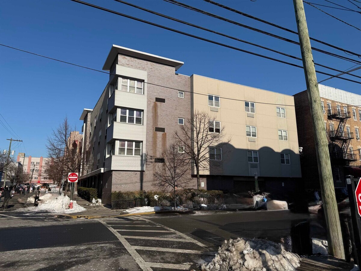 Photo - 5501 Hudson Ave Unidad 401