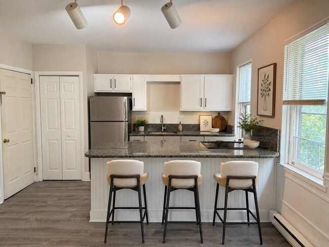 Photo - 132 E Lemon St Unit Apt. 2