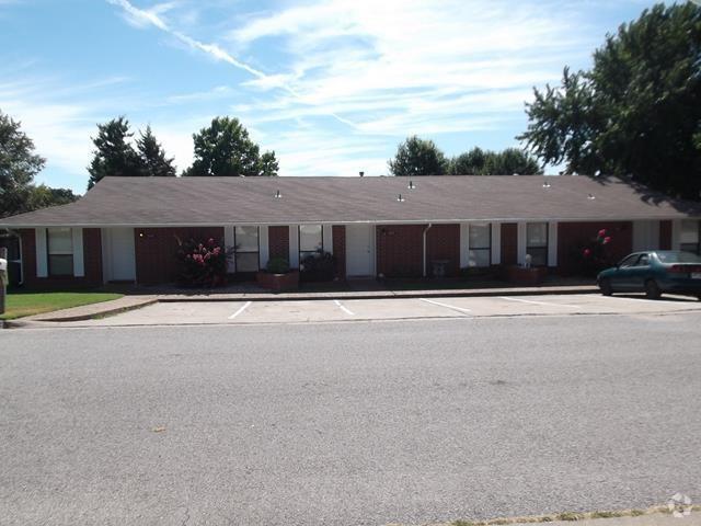 Building Photo - 1318 W Linden St Rental