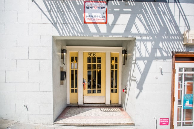 Building Photo - 916 Pacific