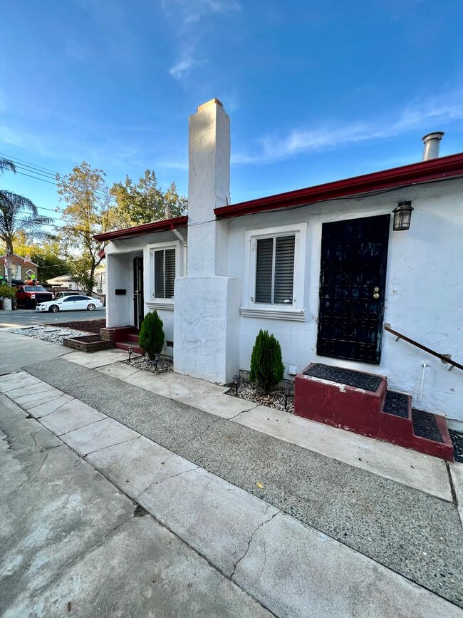 Photo - 3bed/1bath Single family HOME!