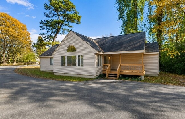 116 Mimosa Dr