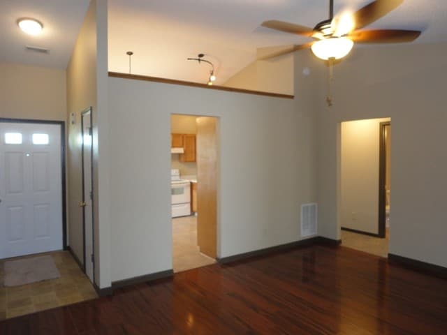 Photo - 1445 Creekside Dr