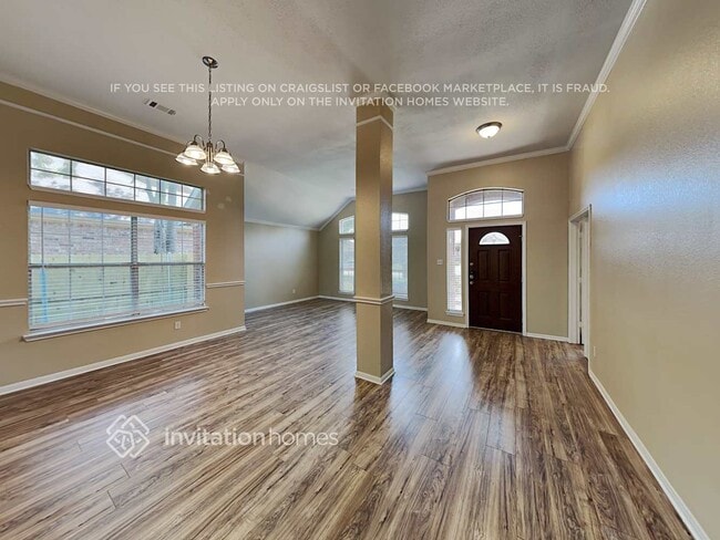 Photo - 1046 Essex Dr