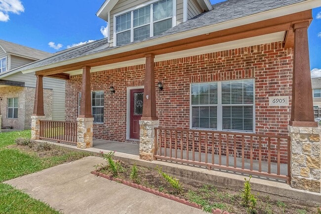 Photo - Available August 2026! 4 Bed, 3 Bath in Ho...