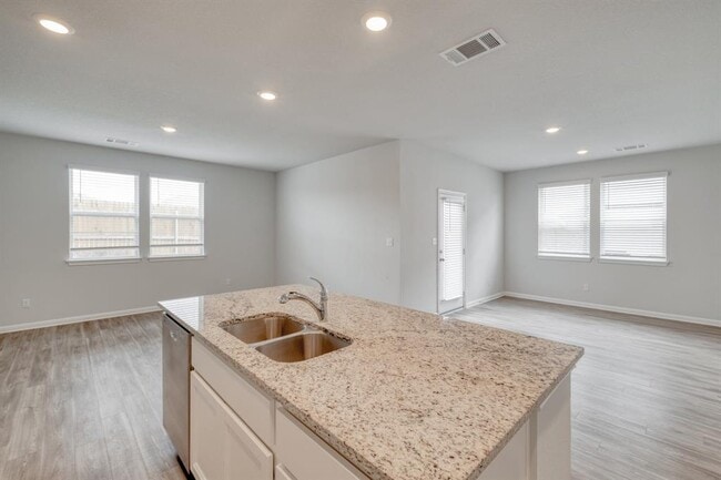 Photo - 128 Checkers Cv