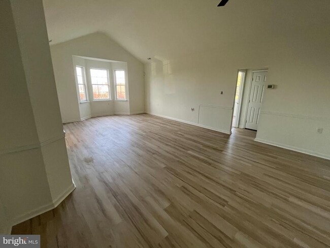 Photo - 1607 Hulnick Rd