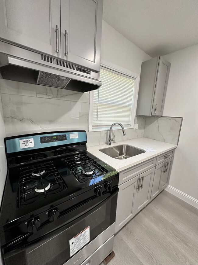 Building Photo - 1532 Woolsey St Rental