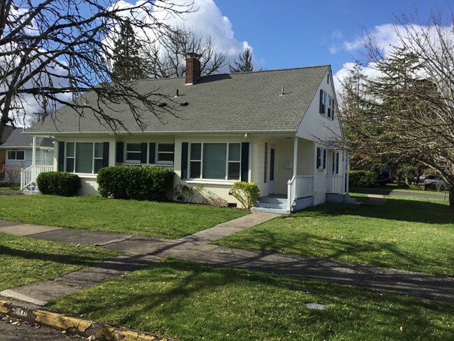 Tyler St Duplex - Tyler St Duplex Apartment Unit 1410 Tyler St