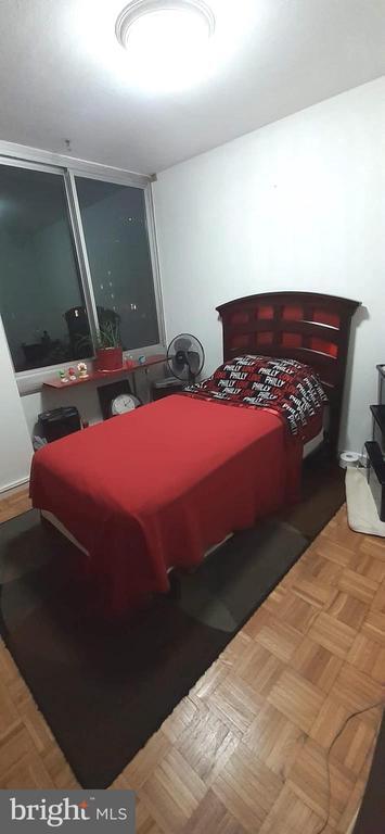 Photo - 604 S Washington Square Unidad 1006