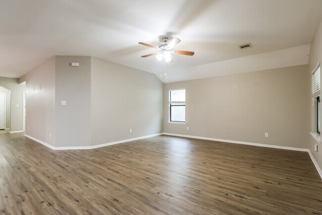 Photo - 2815 Lexington Park Dr
